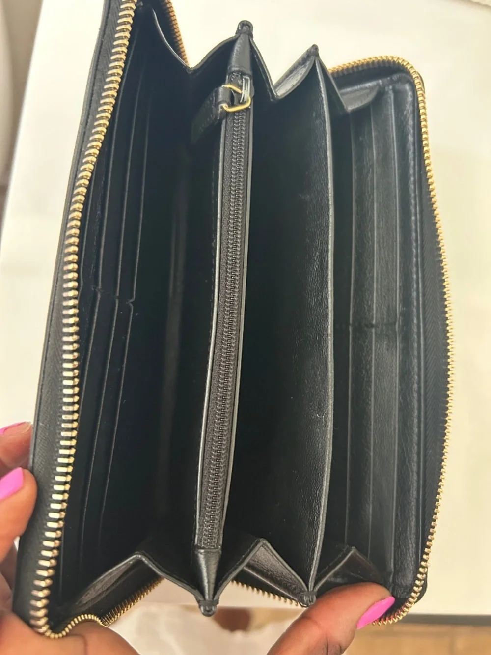 Yves Saint Laurent YSL Belle De Jour Zip Around Wallet Black - Picture 4 of 8